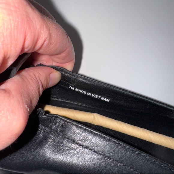 Everlane Black Italian Leather Day Heel in Size 7 - Picture 10 of 11